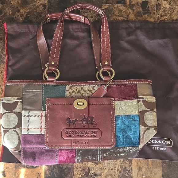 Holiday Limited Edition Vintage Coach Bag With Duster